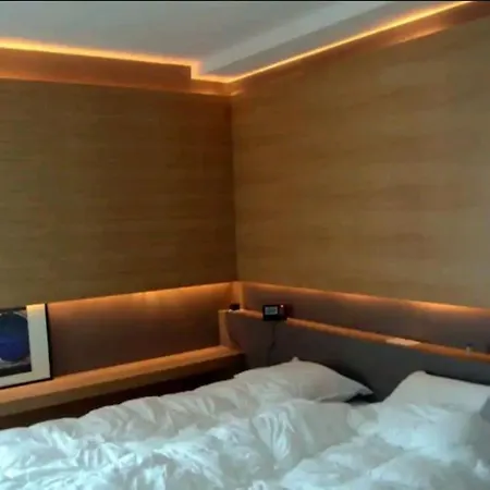 Holiday home Gite Les Trois Glycines Ardennes *